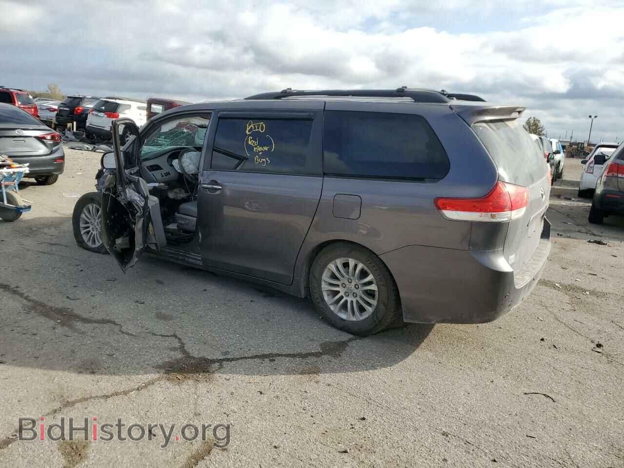 2011 TOYOTA All Models - VIN: 5TDYK3DC3BS145195 - Фото 2