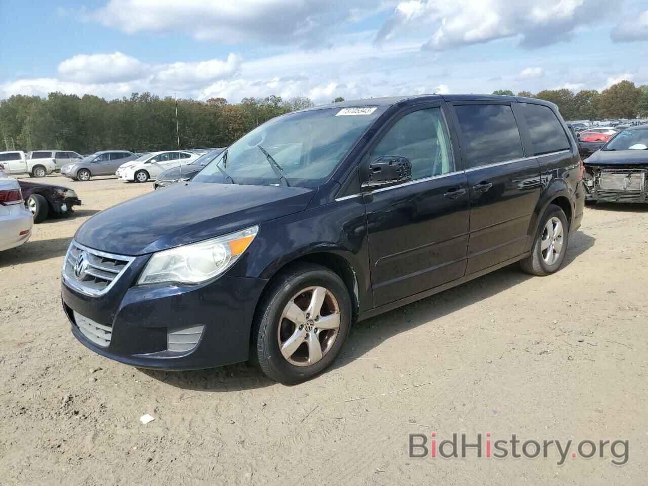 Photo 2V4RW3D13AR323286 - VOLKSWAGEN ROUTAN 2010