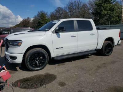 2022 RAM 1500 LARAMIE, белый — VIN 1C6SRFJTXNN189297, Copart