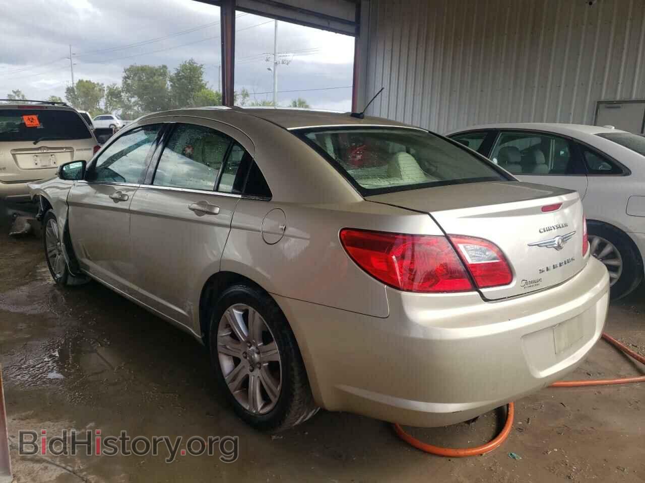 2010 CHRYSLER SEBRING - VIN: 1C3CC5FV3AN119450 - Фото 2