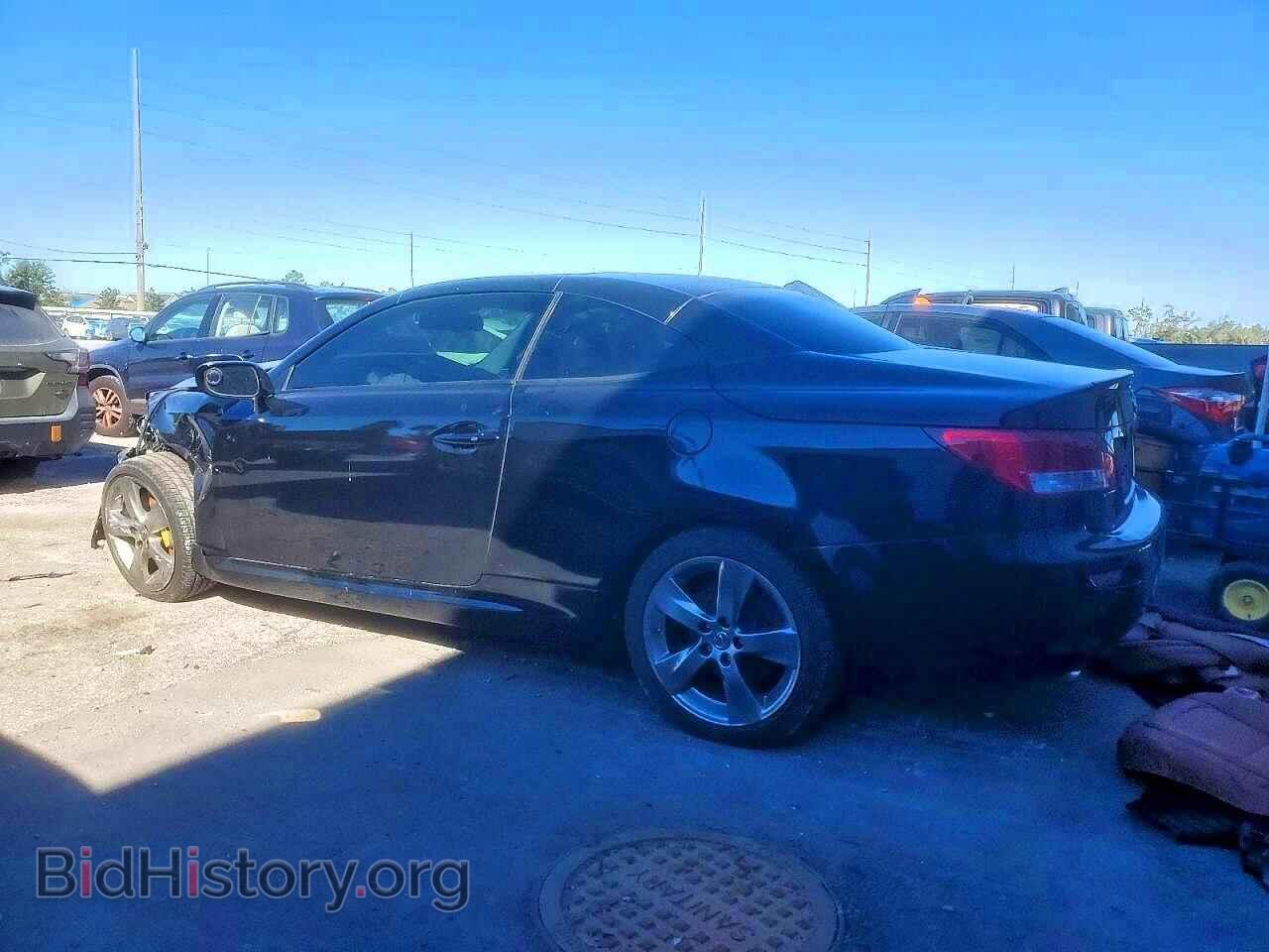2011 LEXUS IS - VIN: JTHFE2C23B2505816 - Photo 2