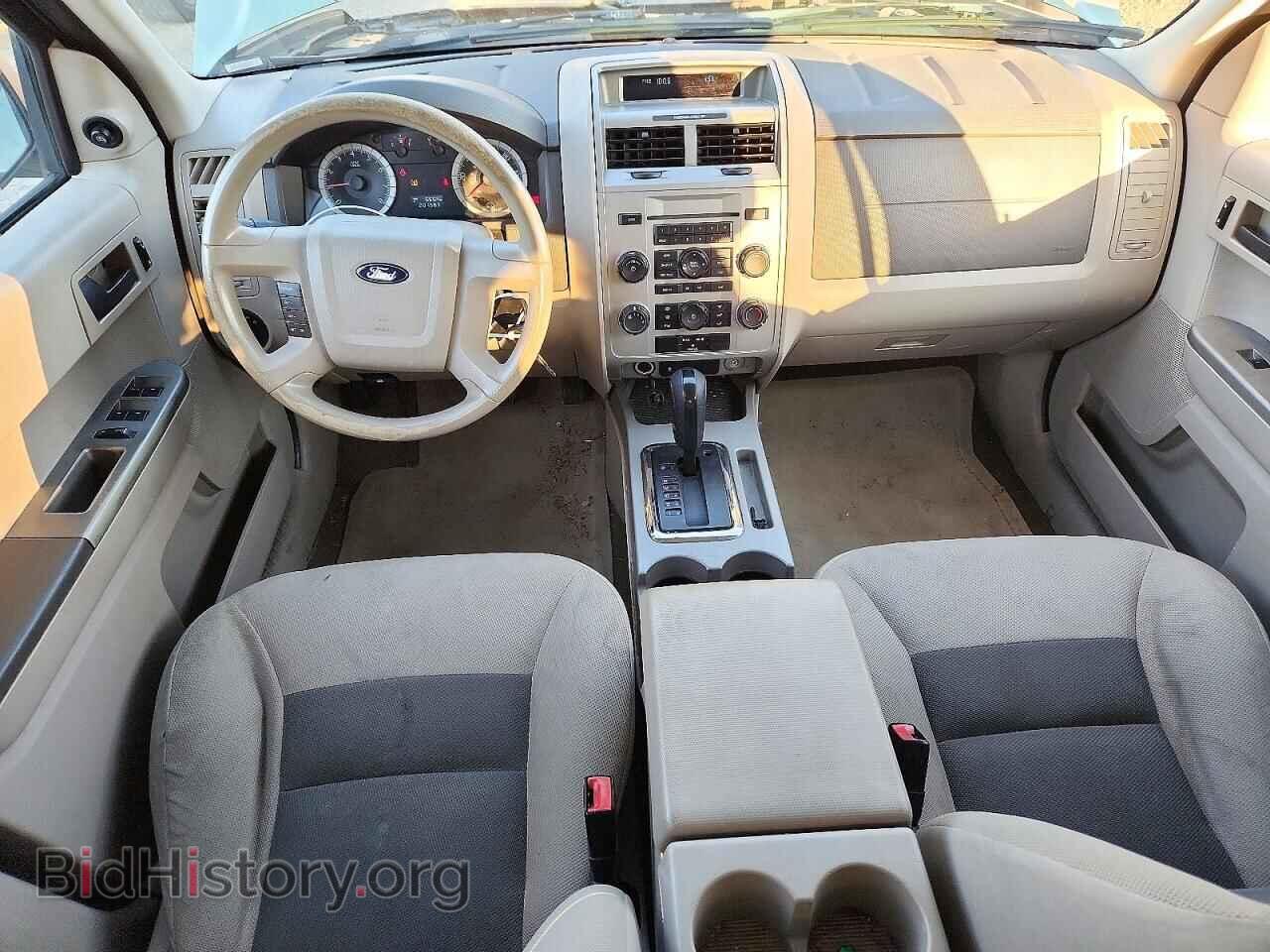 2008 Ford ESCAPE (VIN 1FMCU93168KA55414) — фото 8 из 13