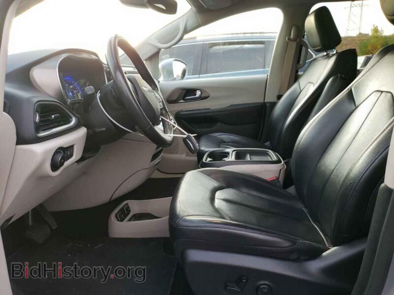 2020 Chrysler PACIFICA (VIN 2C4RC1BG4LR284760) — photo 7 of 13