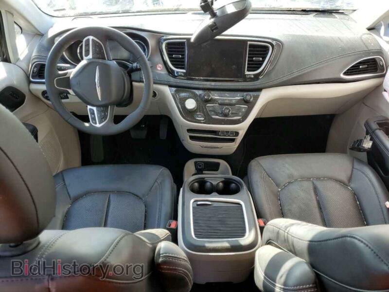 2024 Chrysler PACIFICA (VIN 2C4RC1S74RR102709) — photo 8 of 13