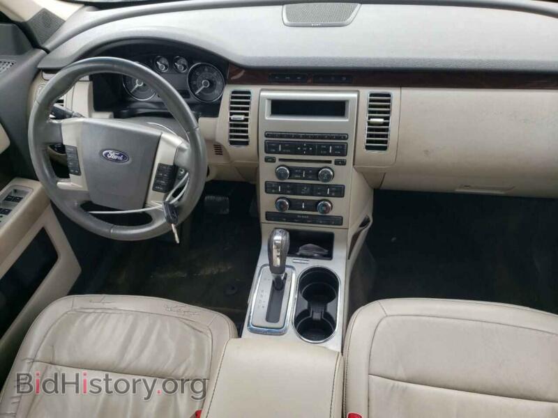 2011 Ford FLEX (VIN 2FMGK5CCXBBD05000) — photo 8 of 13