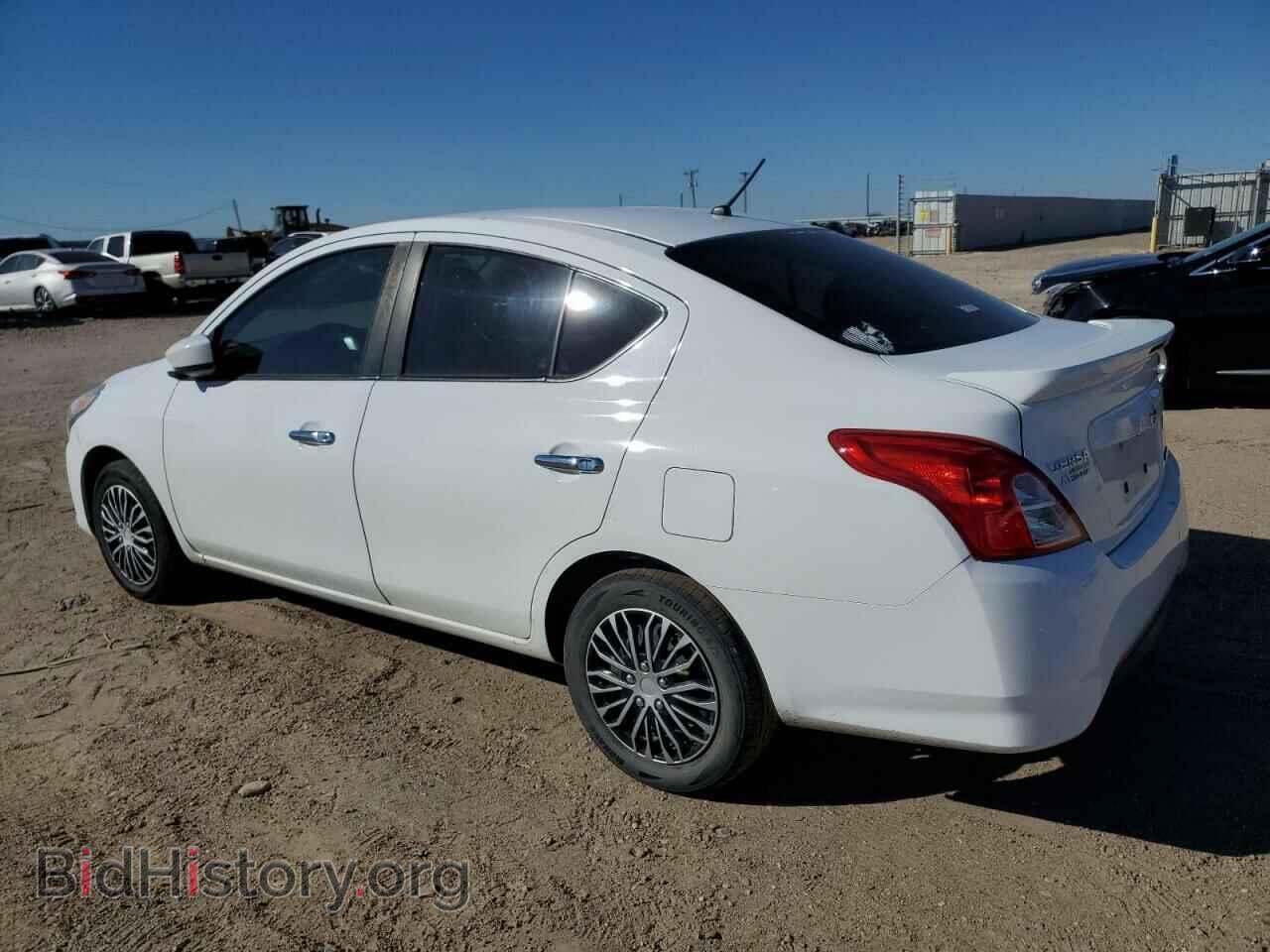 2016 NISSAN VERSA - VIN: 3N1CN7AP7GL803391 - Фото 2