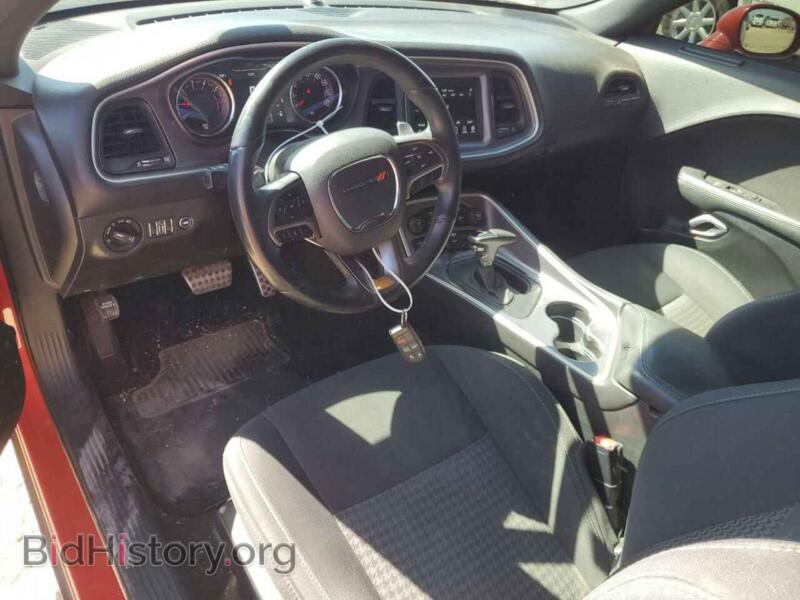 2019 Dodge CHALLENGER (VIN 2C3CDZBT3KH617070) — photo 8 of 12