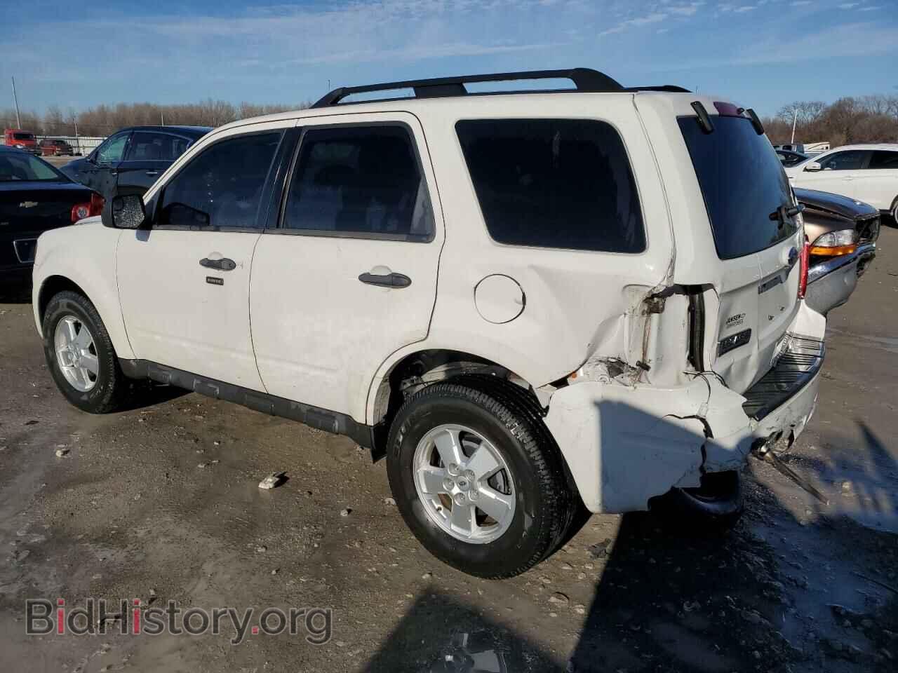 2011 FORD ESCAPE - VIN: 1FMCU0DG3BKA06225 - Фото 2
