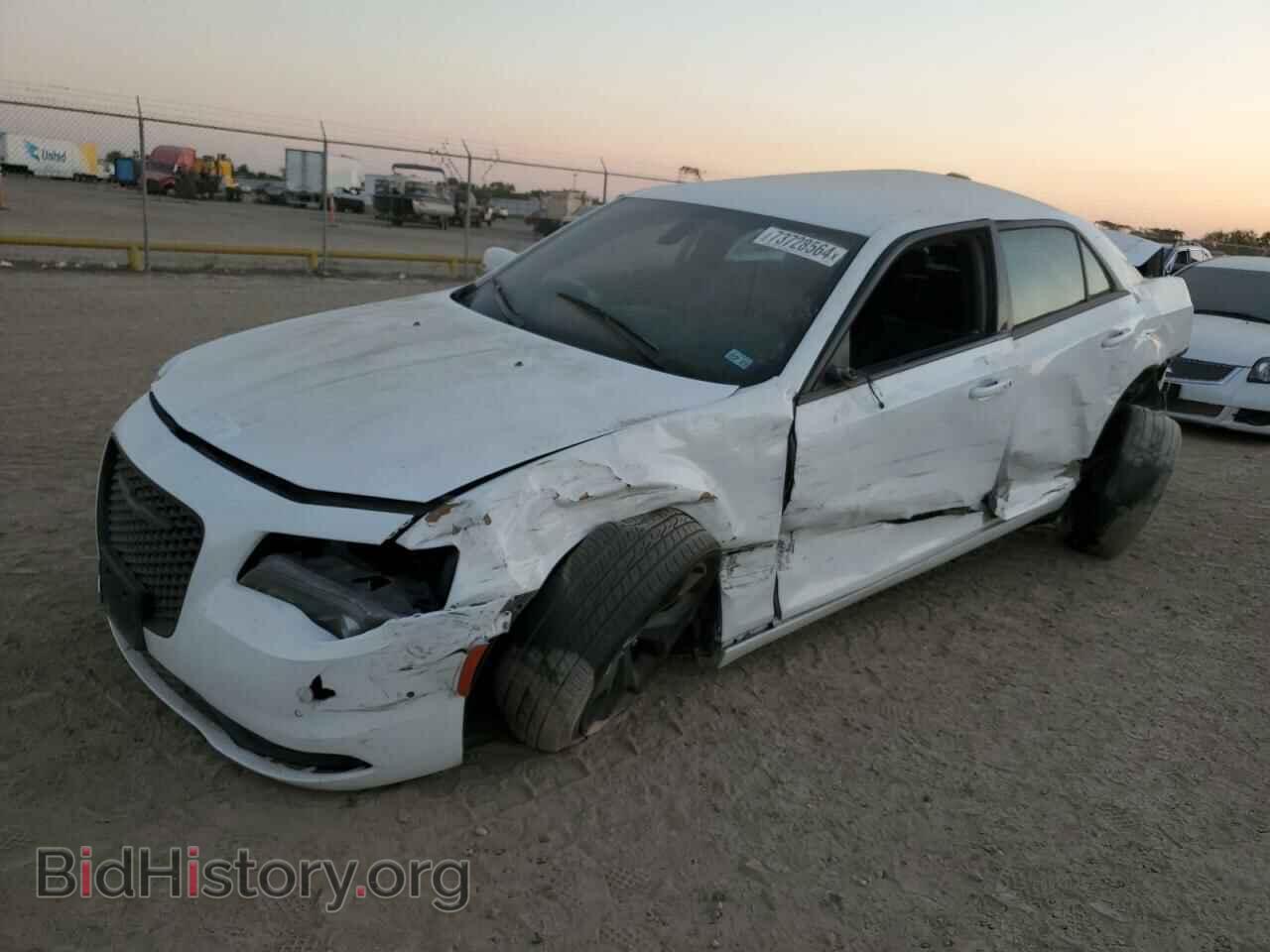 Photo 2C3CCABG4MH595851 - CHRYSLER 300 2021