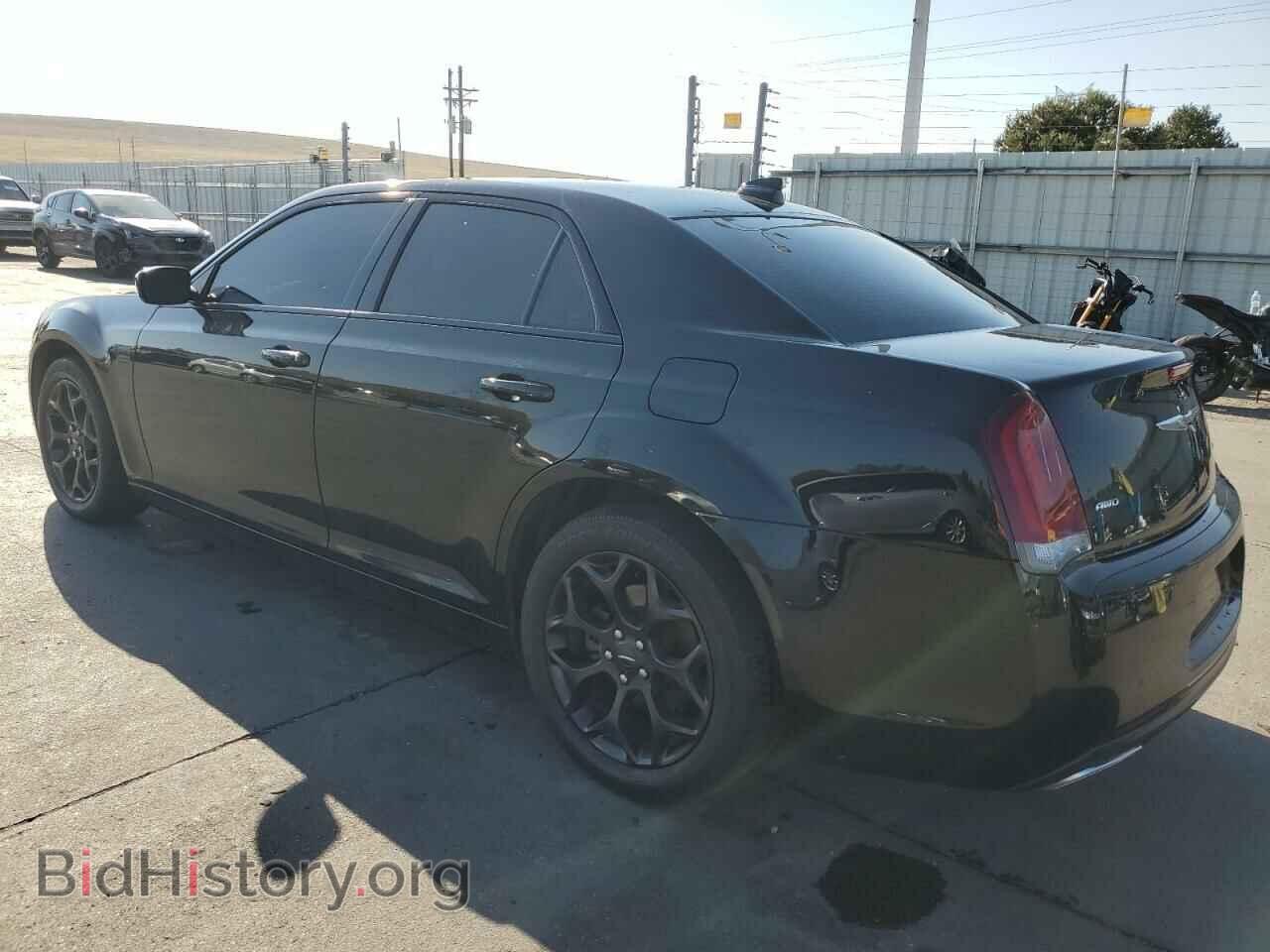 2019 CHRYSLER 300 - VIN: 2C3CCAGG9KH689925 - Фото 2