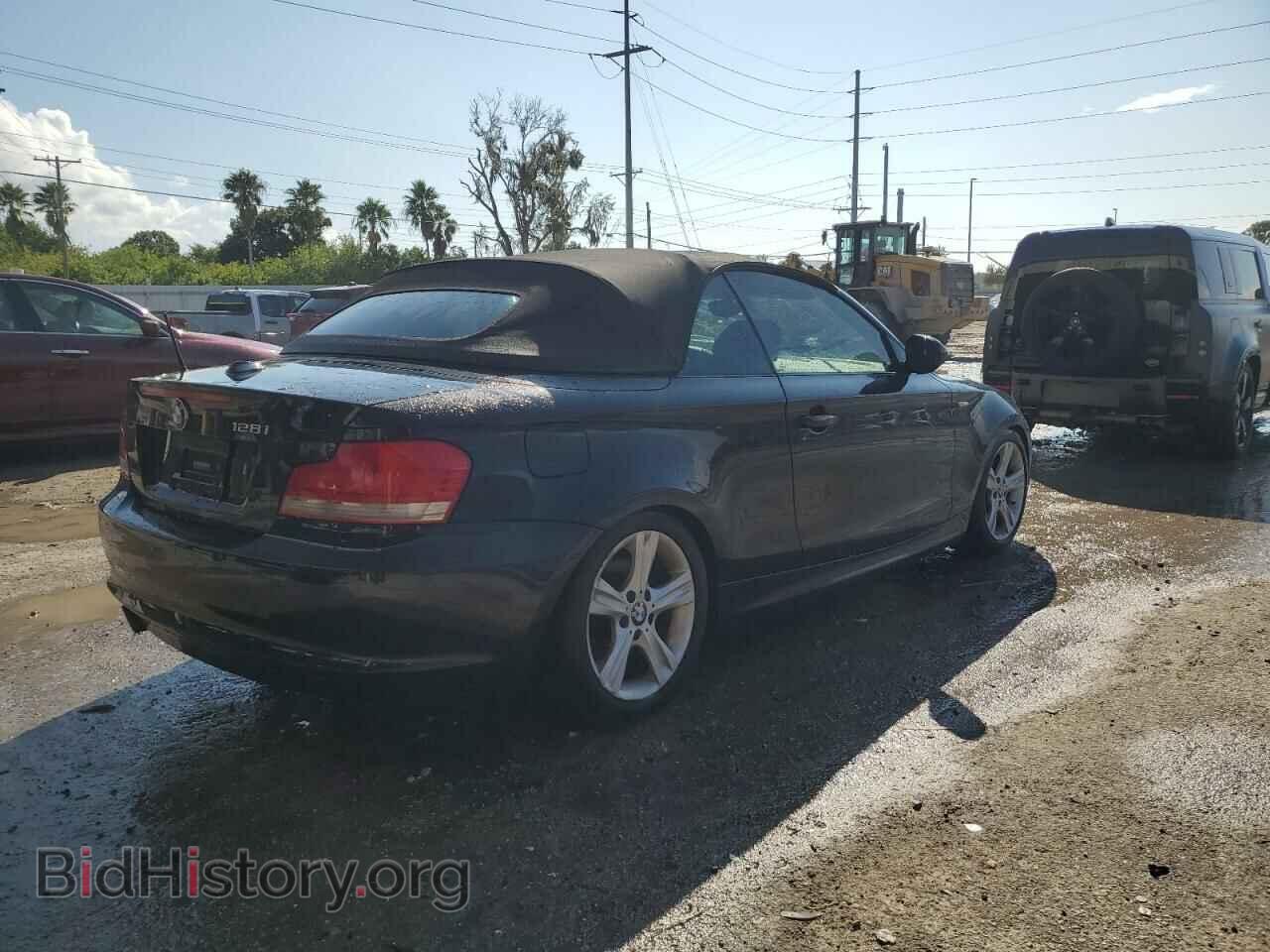 2011 BMW 1 SERIES - VIN: WBAUL7C54BVM79776 - Фото 3