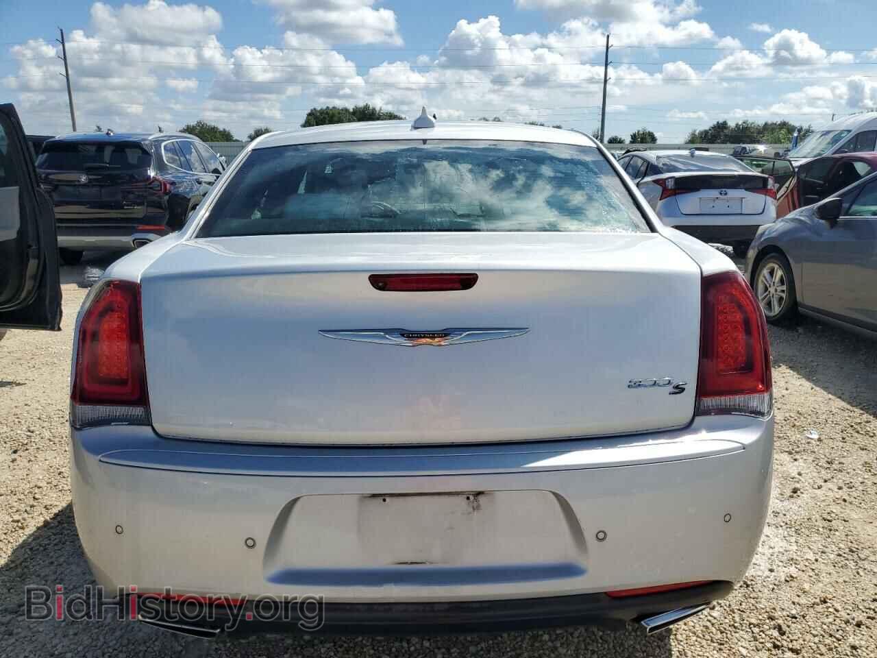 2019 CHRYSLER 300 - VIN: 2C3CCABG6KH556787 - Фото 6
