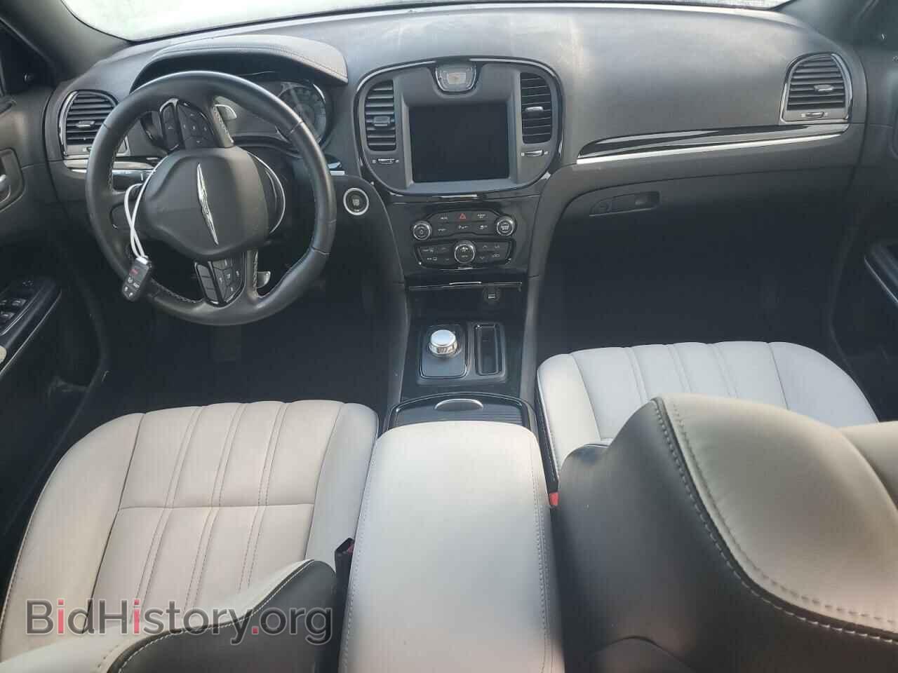 2019 CHRYSLER 300 - VIN: 2C3CCABG6KH556787 - Фото 8