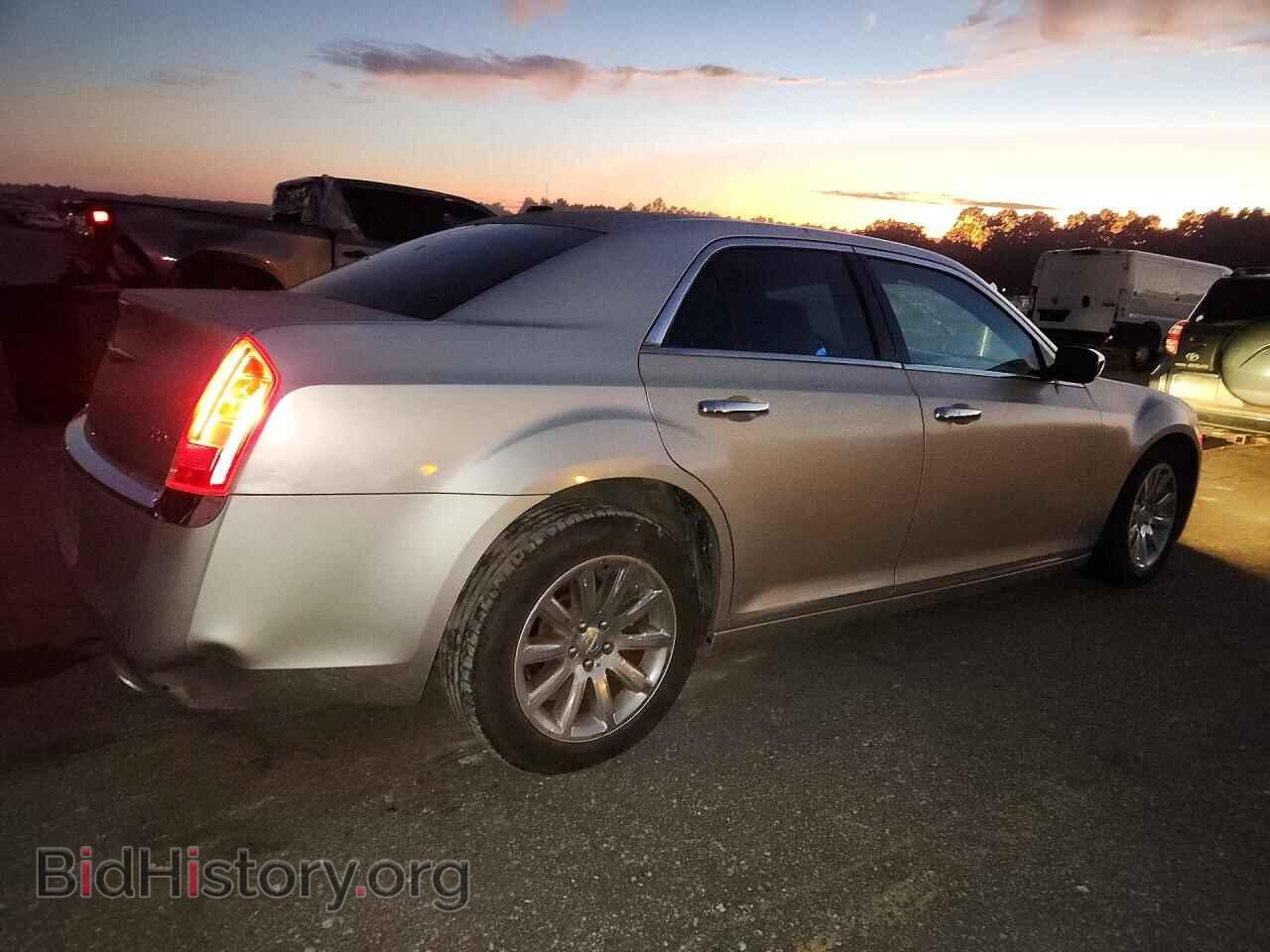 2012 Chrysler 300 (VIN 2C3CCACG0CH224263) — фото 3 из 12