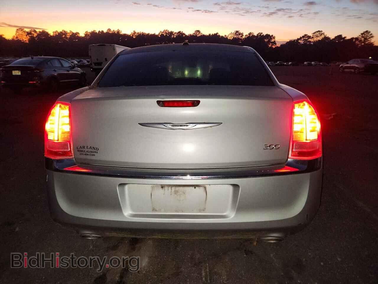 2012 Chrysler 300 (VIN 2C3CCACG0CH224263) — фото 6 из 12