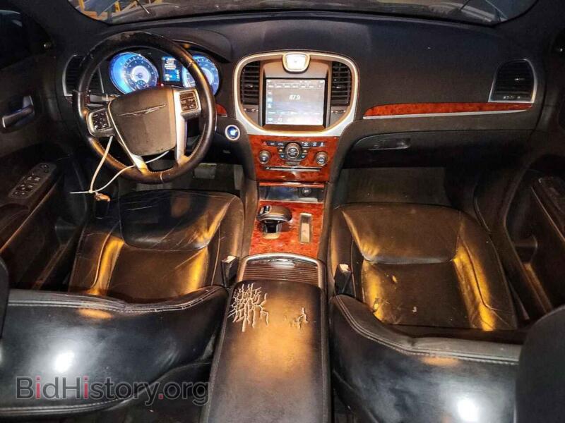 2012 Chrysler 300 (VIN 2C3CCACG0CH224263) — фото 8 из 12