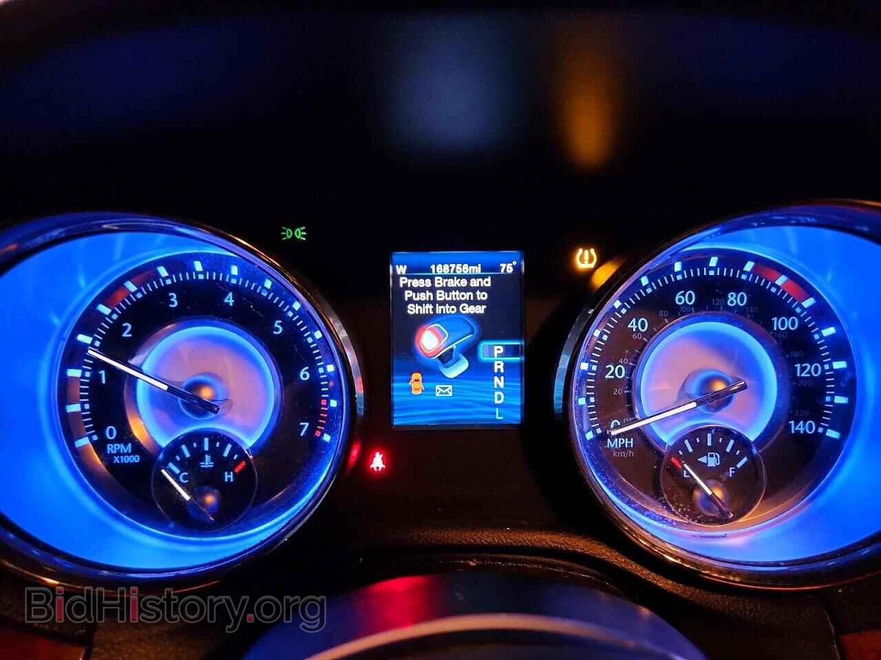 2012 Chrysler 300 (VIN 2C3CCACG0CH224263) — фото 9 из 12