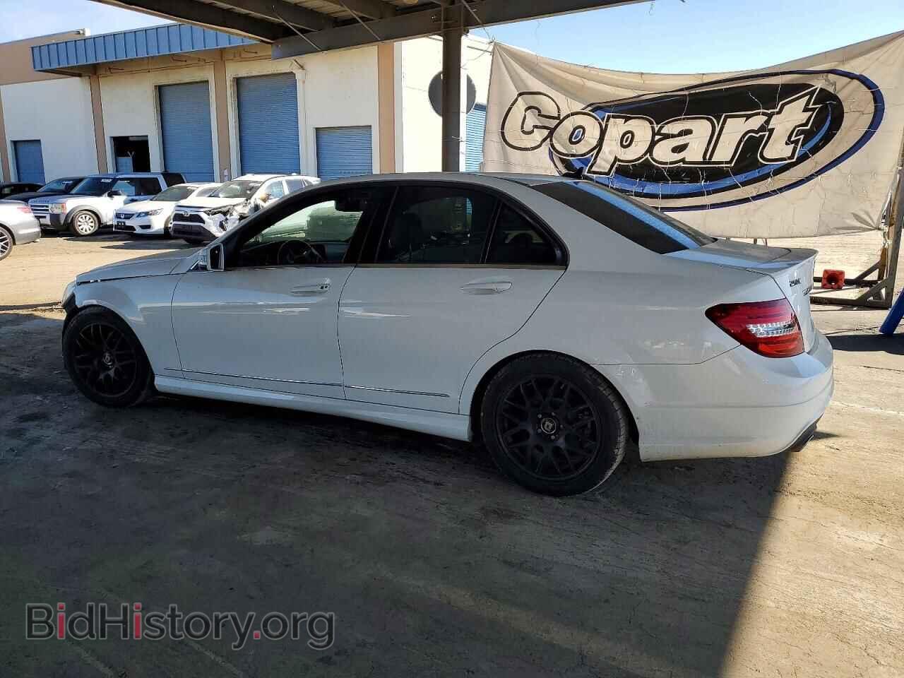 2013 MERCEDES-BENZ C-CLASS - VIN: WDDGF4HB7DR263944 - Фото 2