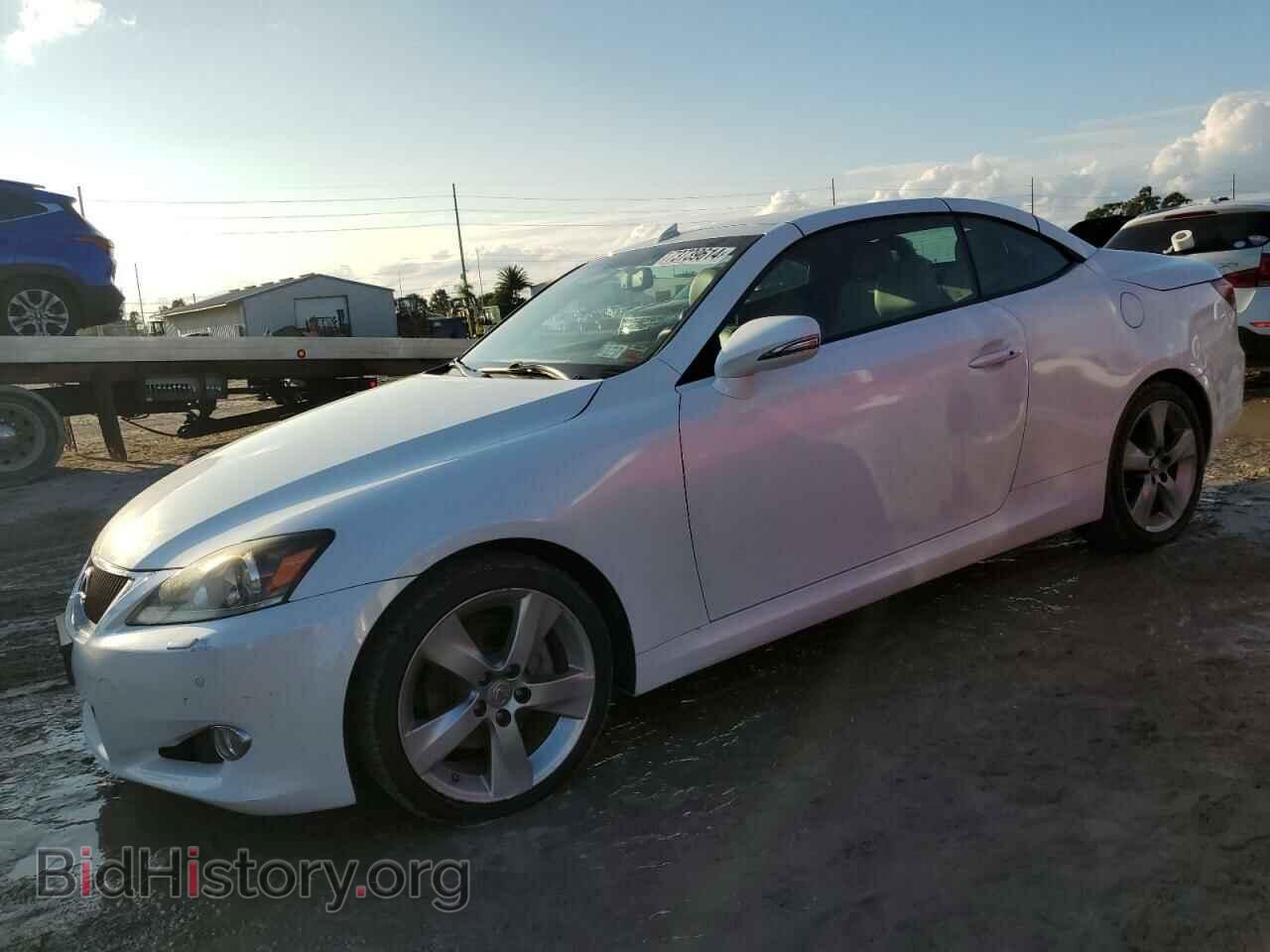 Photo JTHFF2C24B2519205 - LEXUS IS 2011