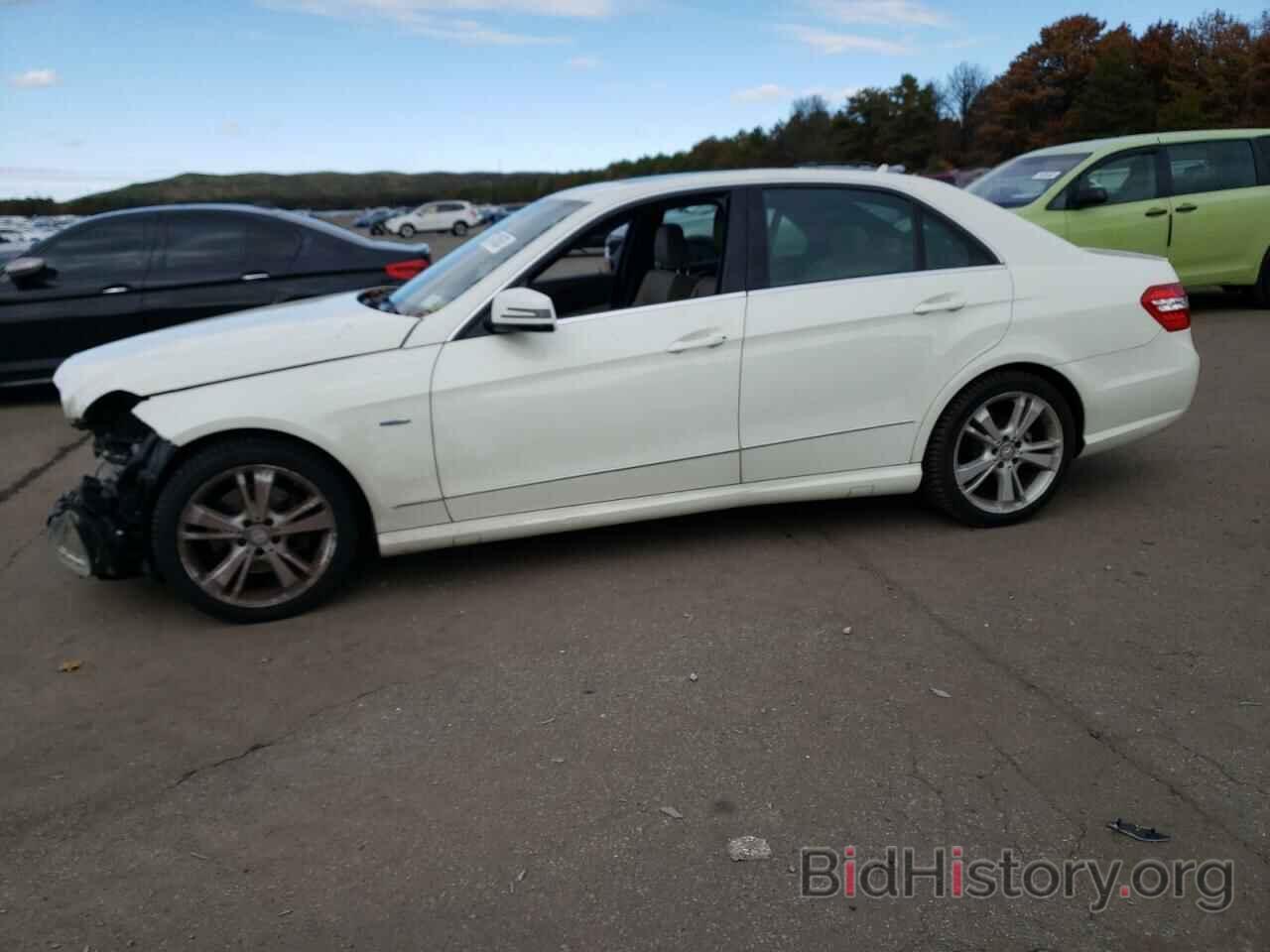 Photo WDDHF8JB3CA555609 - MERCEDES-BENZ E-CLASS 2012