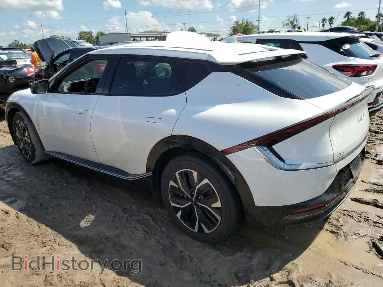 2022 KIA EV6 LIGHT - VIN: KNDC34LA7N5036746 - Photo 2