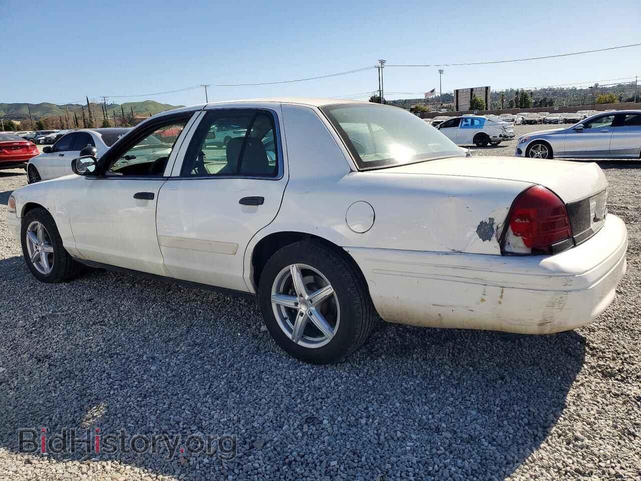 2011 FORD CROWN VIC - VIN: 2FABP7BV2BX160266 - Фото 2