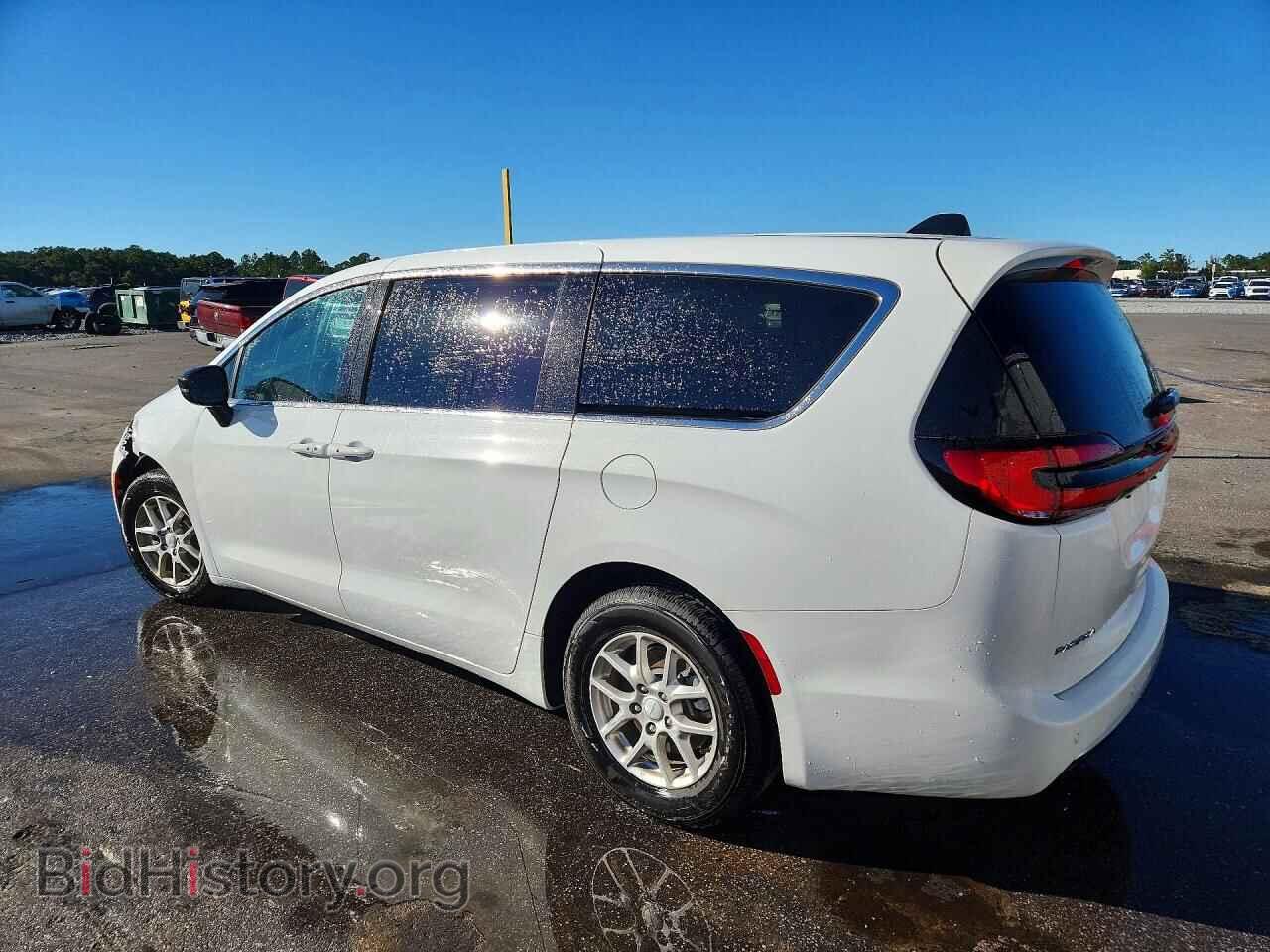 2027 CHRYSLER PACIFICA - VIN: 2C4RC1BG6VR559421 - Photo 2