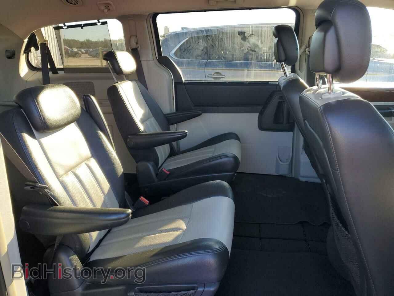 2010 CHRYSLER MINIVAN - VIN: 2A4RR8DX9AR366608 - Фото 11