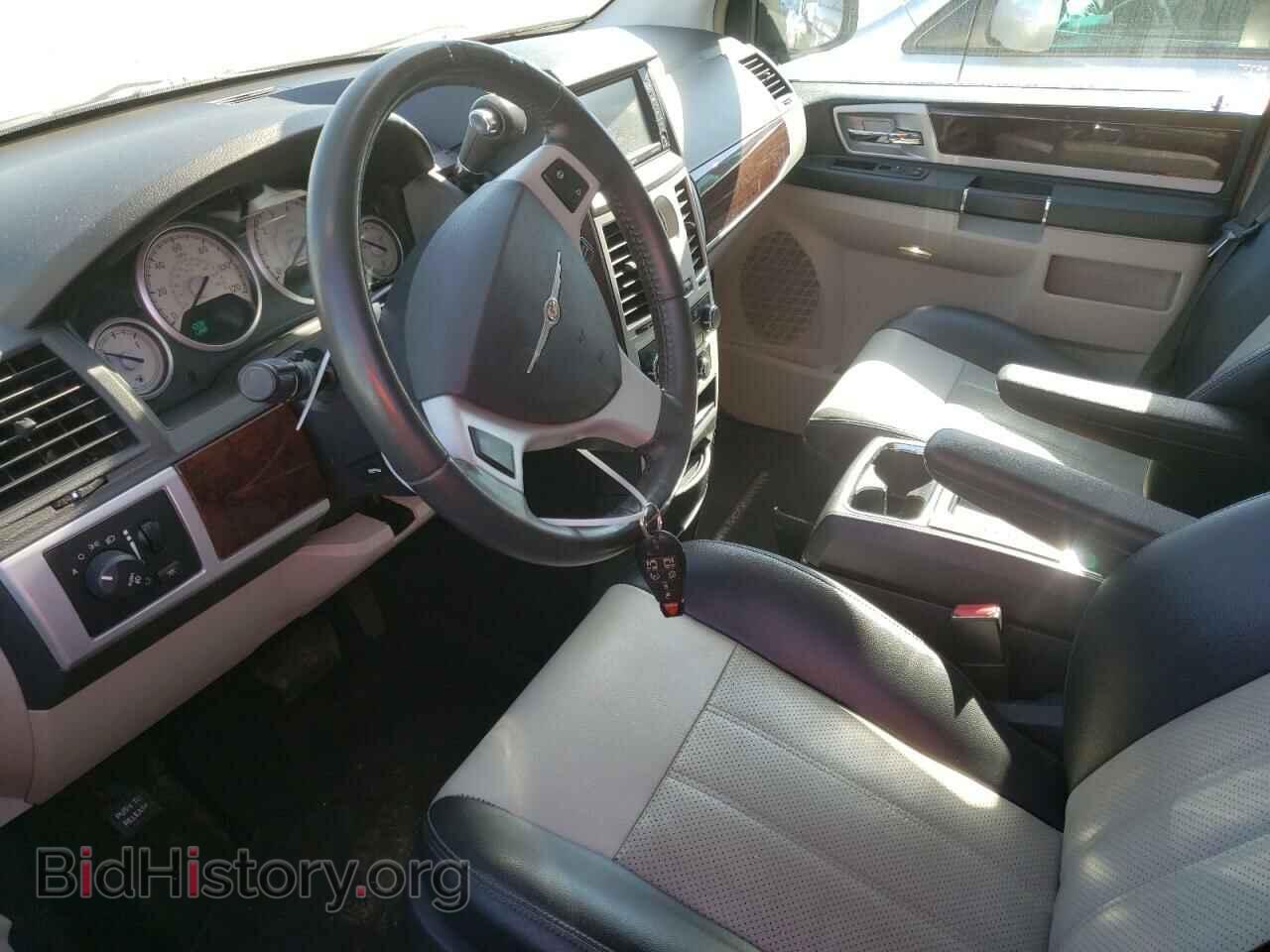 2010 CHRYSLER MINIVAN - VIN: 2A4RR8DX9AR366608 - Фото 7