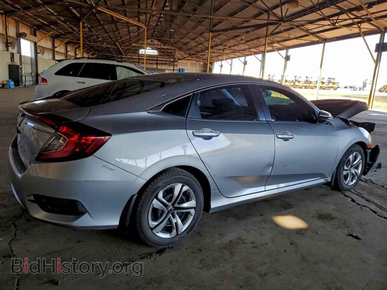 2018 HONDA CIVIC - VIN: 2HGFC2F52JH557622 - Фото 3