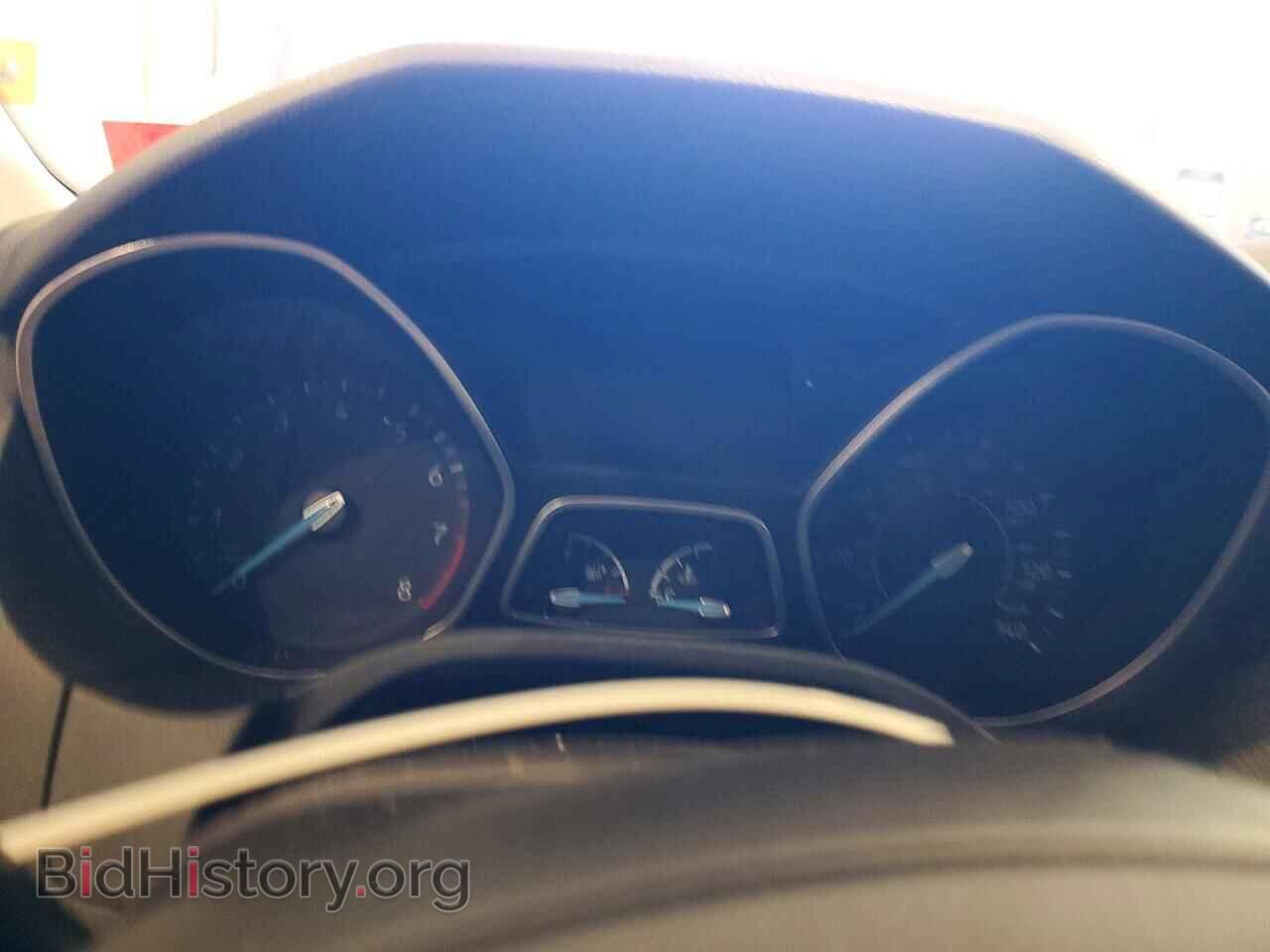 2018 Ford FOCUS (VIN 1FADP3FE1JL257773) — photo 9 of 12