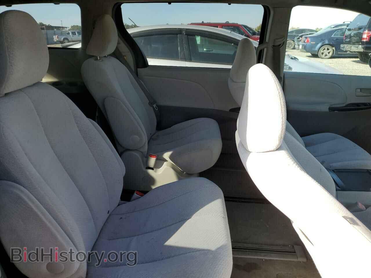 2011 TOYOTA All Models - VIN: 5TDJK3DC6BS018376 - Фото 11