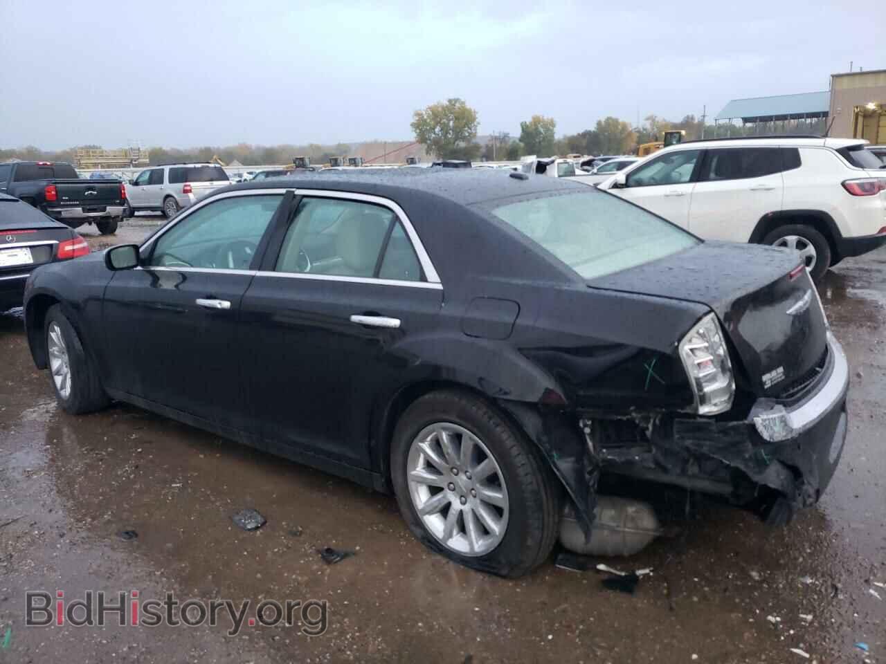 2011 CHRYSLER 300 - VIN: 2C3CA6CT0BH595082 - Фото 2