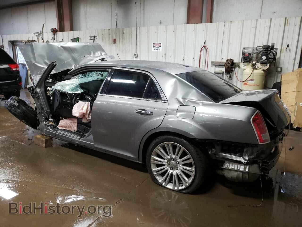 2011 CHRYSLER 300 - VIN: 2C3CA5CGXBH564709 - Фото 2