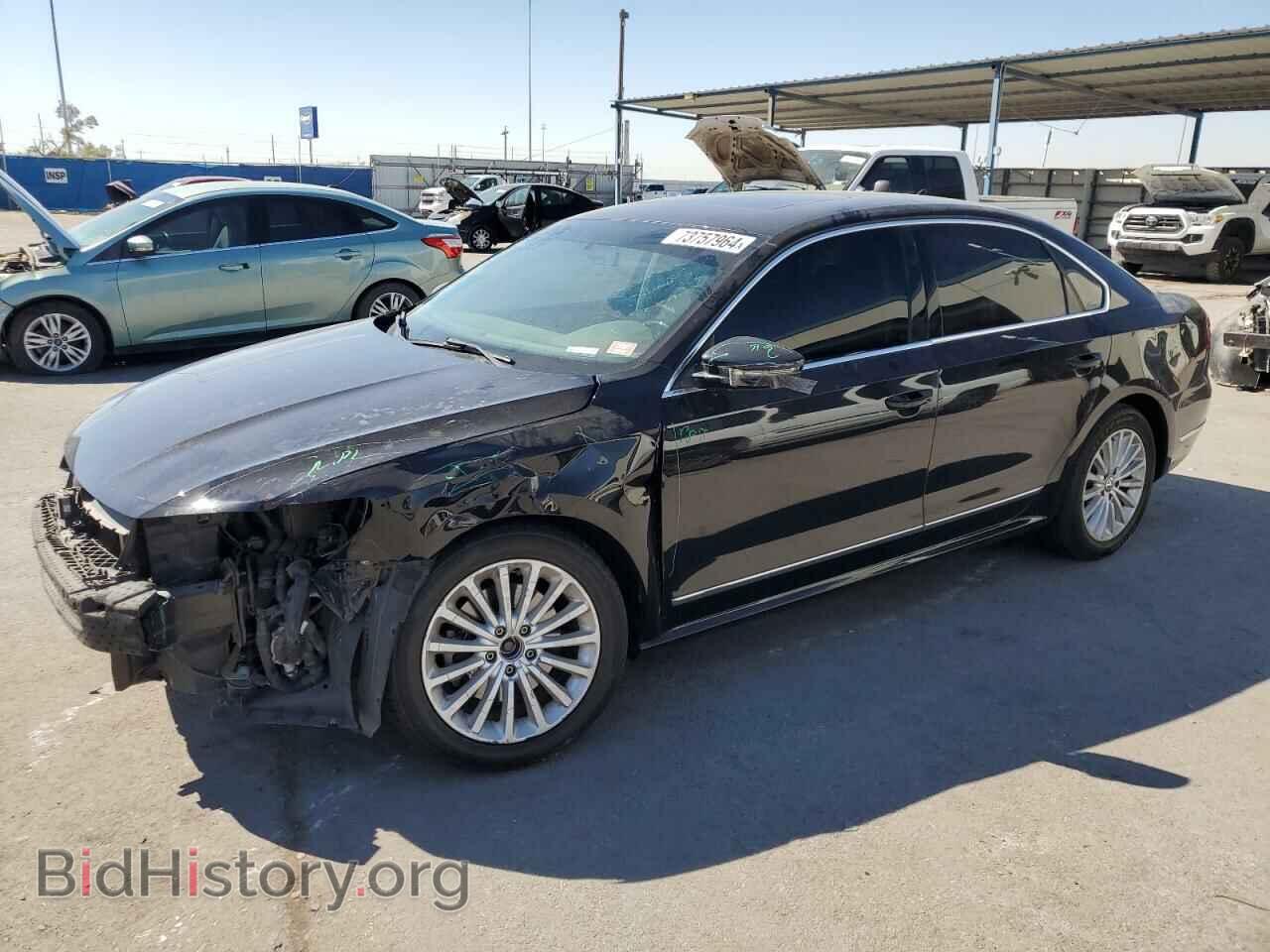 Photo 1VWBT7A37HC081202 - VOLKSWAGEN PASSAT 2017