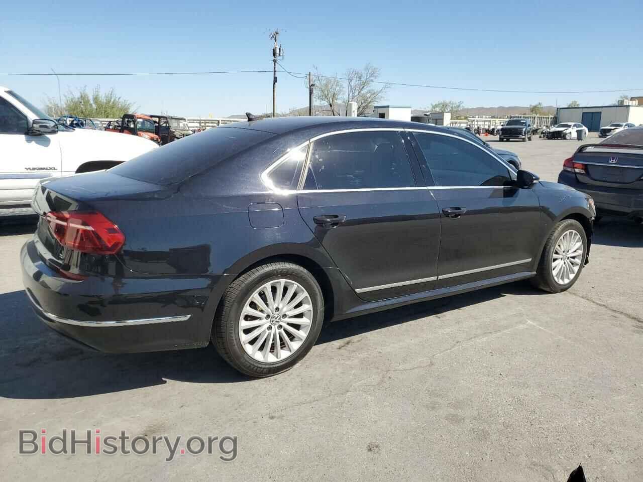 2017 VOLKSWAGEN PASSAT - VIN: 1VWBT7A37HC081202 - Фото 3