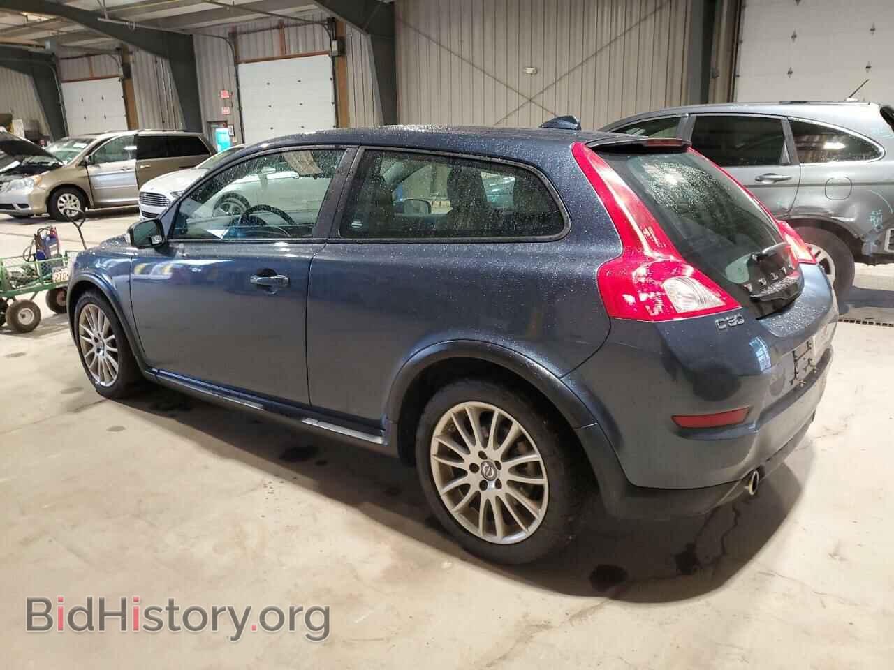 2011 VOLVO C30 - VIN: YV1672MK1B2208192 - Фото 2