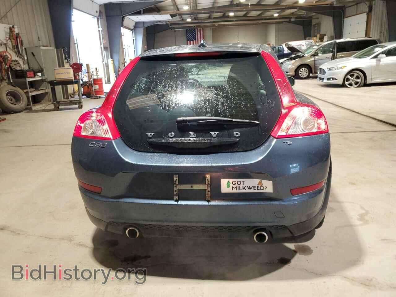 2011 VOLVO C30 - VIN: YV1672MK1B2208192 - Фото 6
