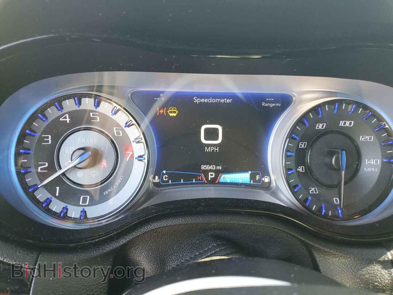2018 CHRYSLER 300 - VIN: 2C3CCAGG7JH117895 - Фото 9