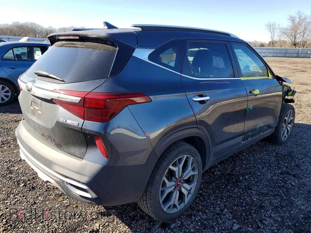 2021 KIA SELTOS - VIN: KNDETCA27M7110071 - Фото 3