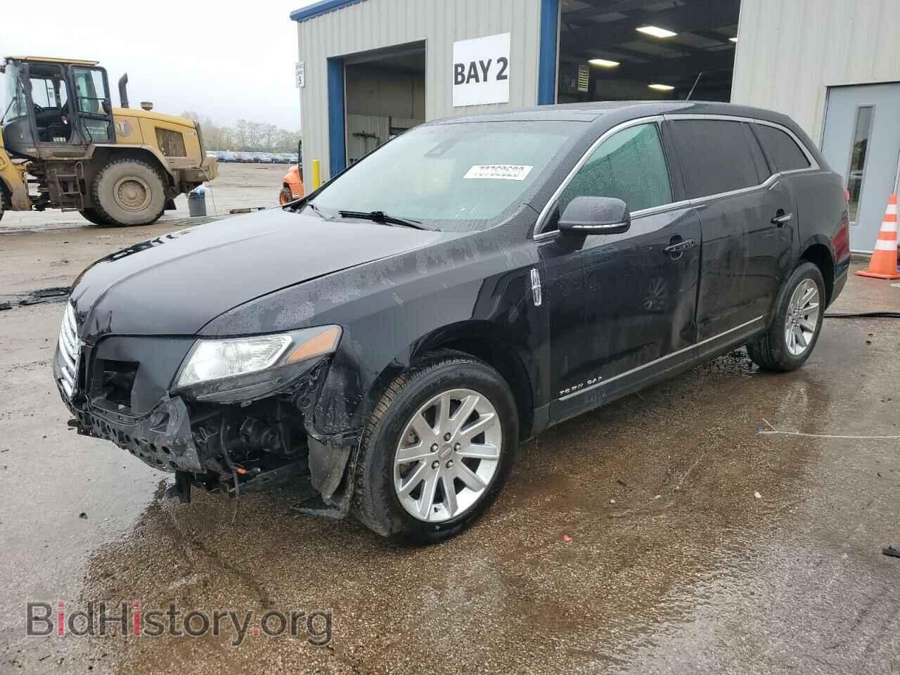 Photo 2LMHJ5NK9HBL00427 - LINCOLN MKT 2017