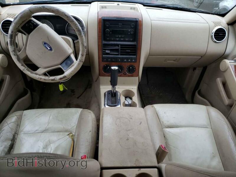 2006 Ford EXPLORER (VIN 1FMEU74E36UA09605) — photo 8 of 13