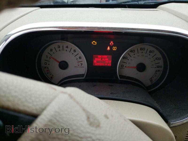 2006 Ford EXPLORER (VIN 1FMEU74E36UA09605) — photo 9 of 13