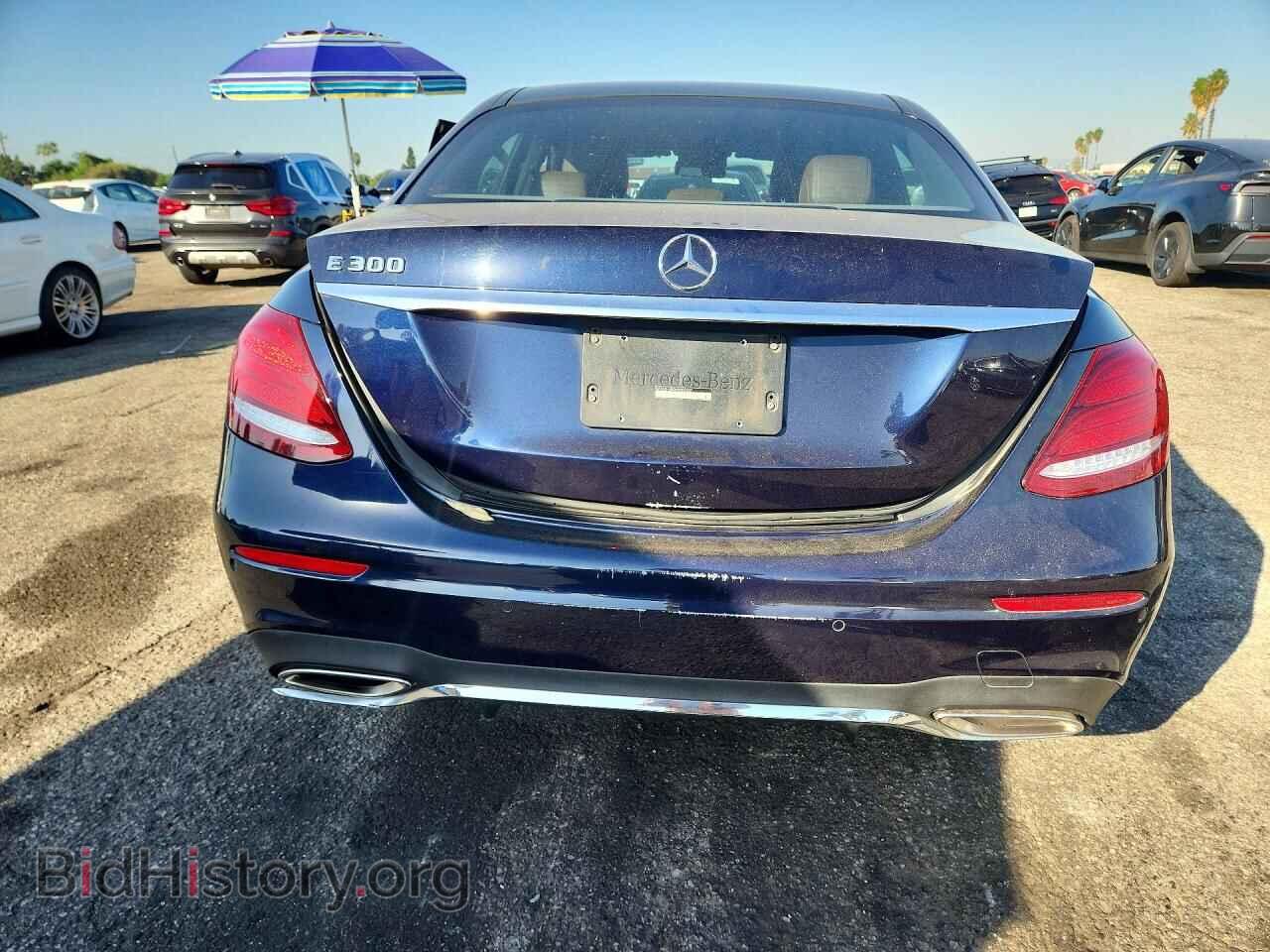 2017 Mercedes-Benz E-CLASS (VIN WDDZF4JB0HA009337) — photo 6 of 12
