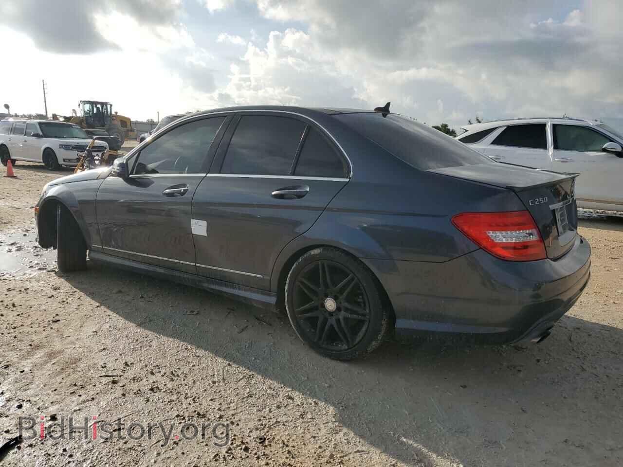 2013 MERCEDES-BENZ C-CLASS - VIN: WDDGF4HB9DA856705 - Фото 2