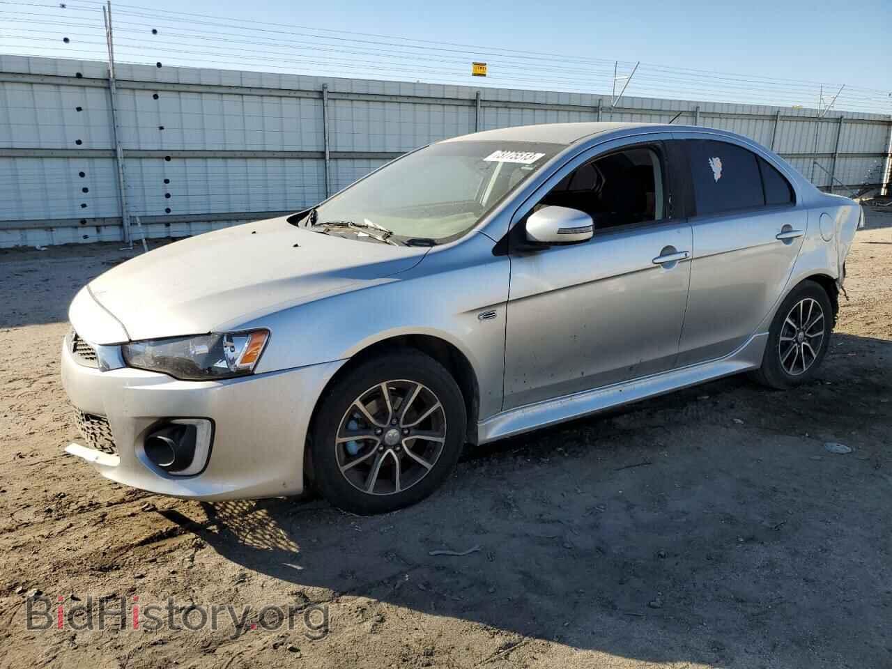 Photo JA32U2FU5HU015647 - MITSUBISHI LANCER 2017