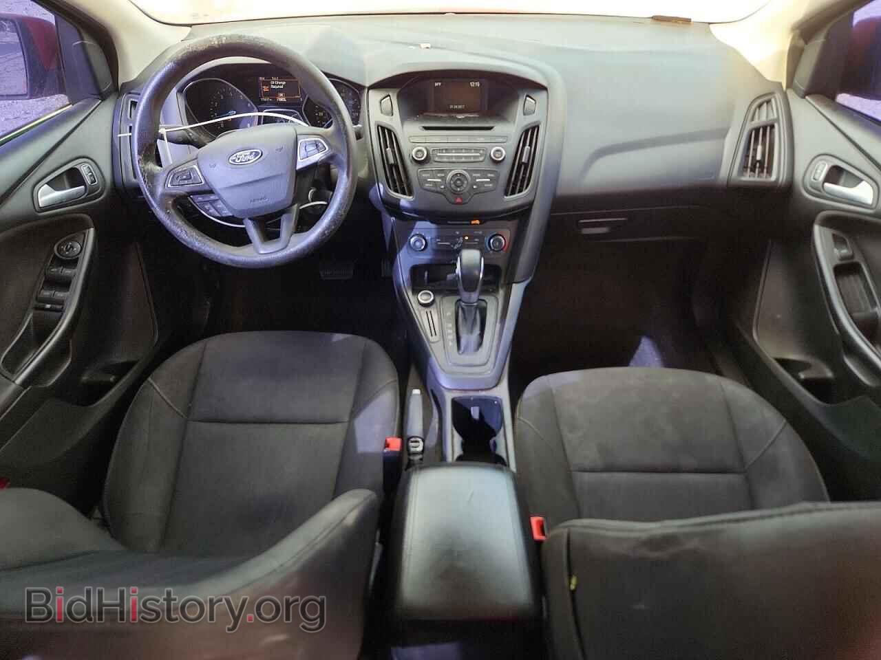 2017 Ford FOCUS (VIN 1FADP3F20HL216826) — photo 8 of 12