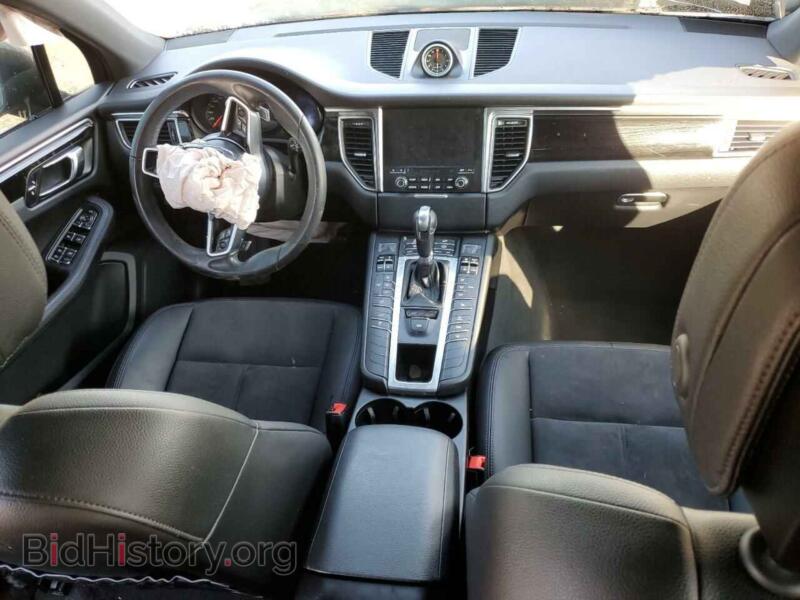 2017 Porsche MACAN (VIN WP1AA2A54HLB04202) — photo 8 of 13