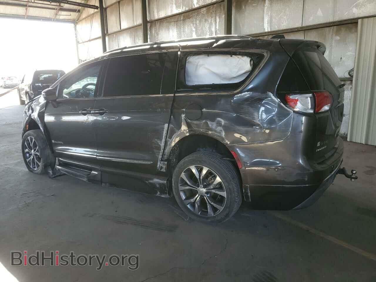 2017 CHRYSLER PACIFICA - VIN: 2C4RC1GG2HR854786 - Photo 2