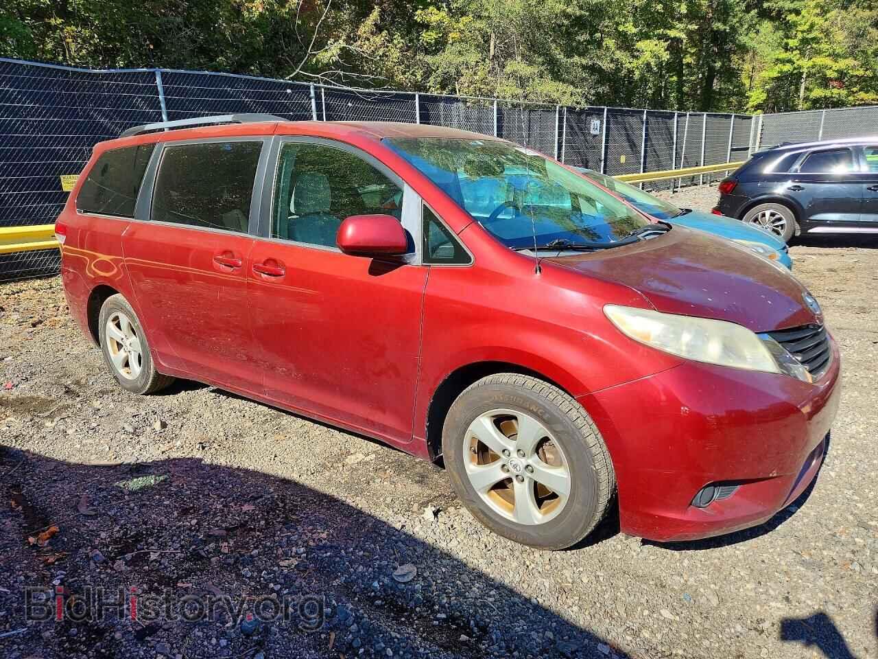2011 Toyota SIENNA (VIN 5TDKK3DCXBS025965) — photo 4 of 13